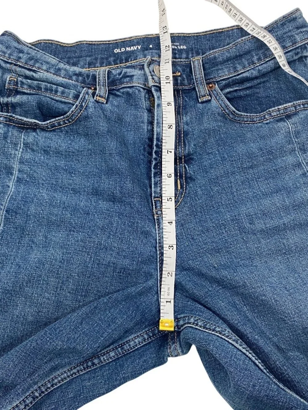 Old Navy High-Rise baggy Barrel Leg Jeans Size 4 medium wash trendy